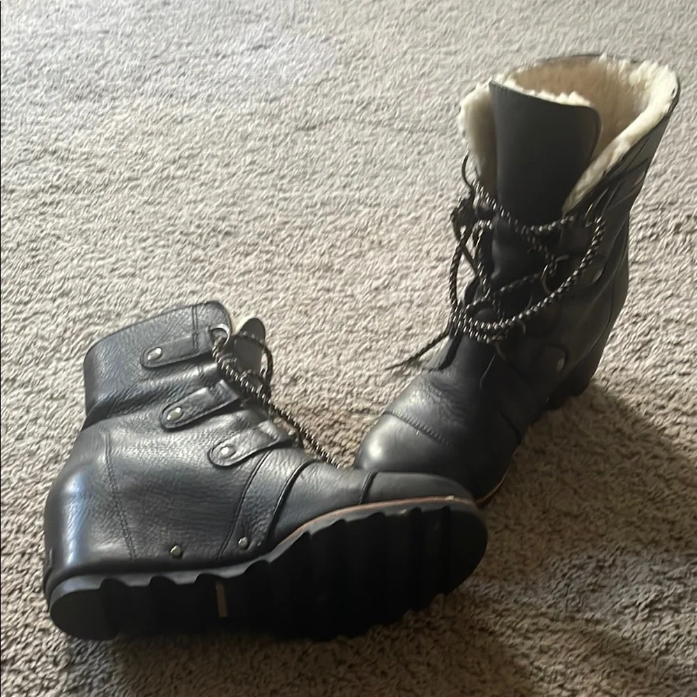 Women's Black Winter Boots - Picture 2 of 6
